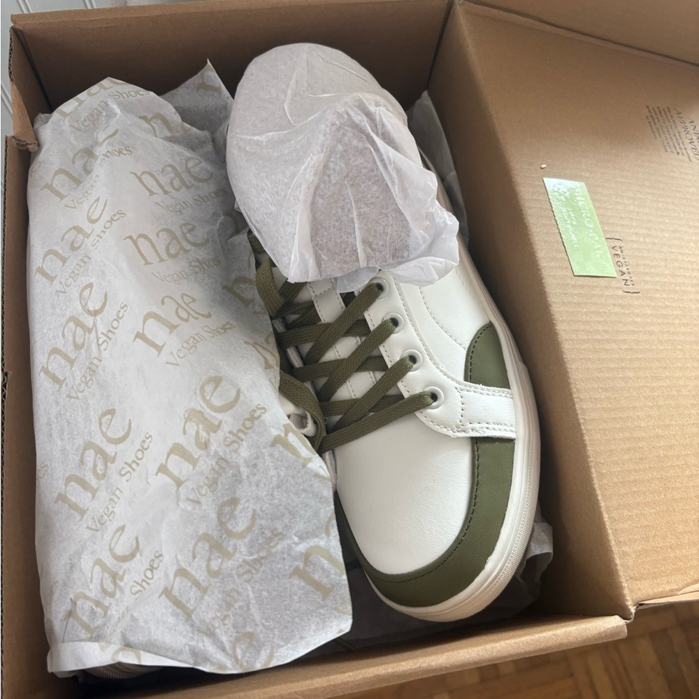 NWT Nae sustainable vegan sneakers - Picture 5 of 5